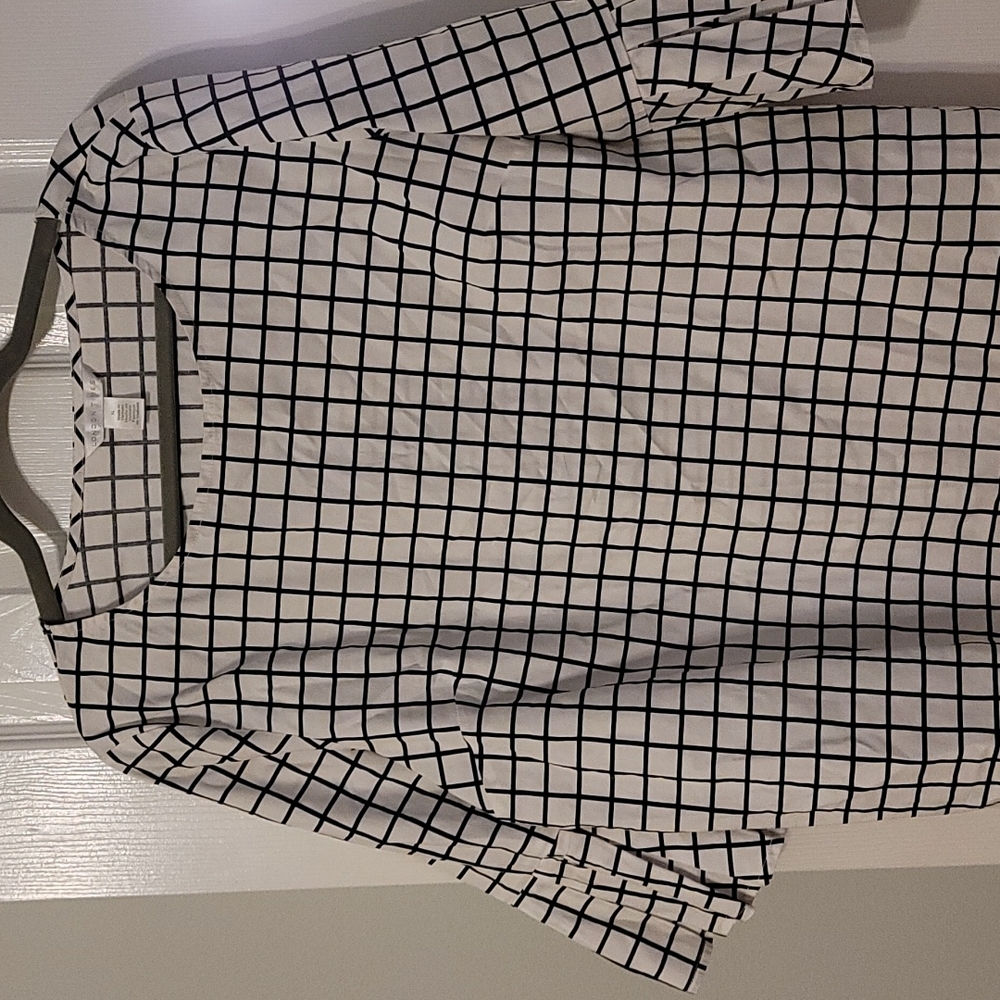 Blouse white and black checked
